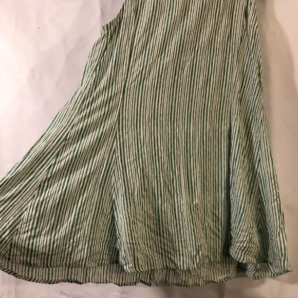 🌈💜Stripy Button Down Tank - Picture 5 of 6